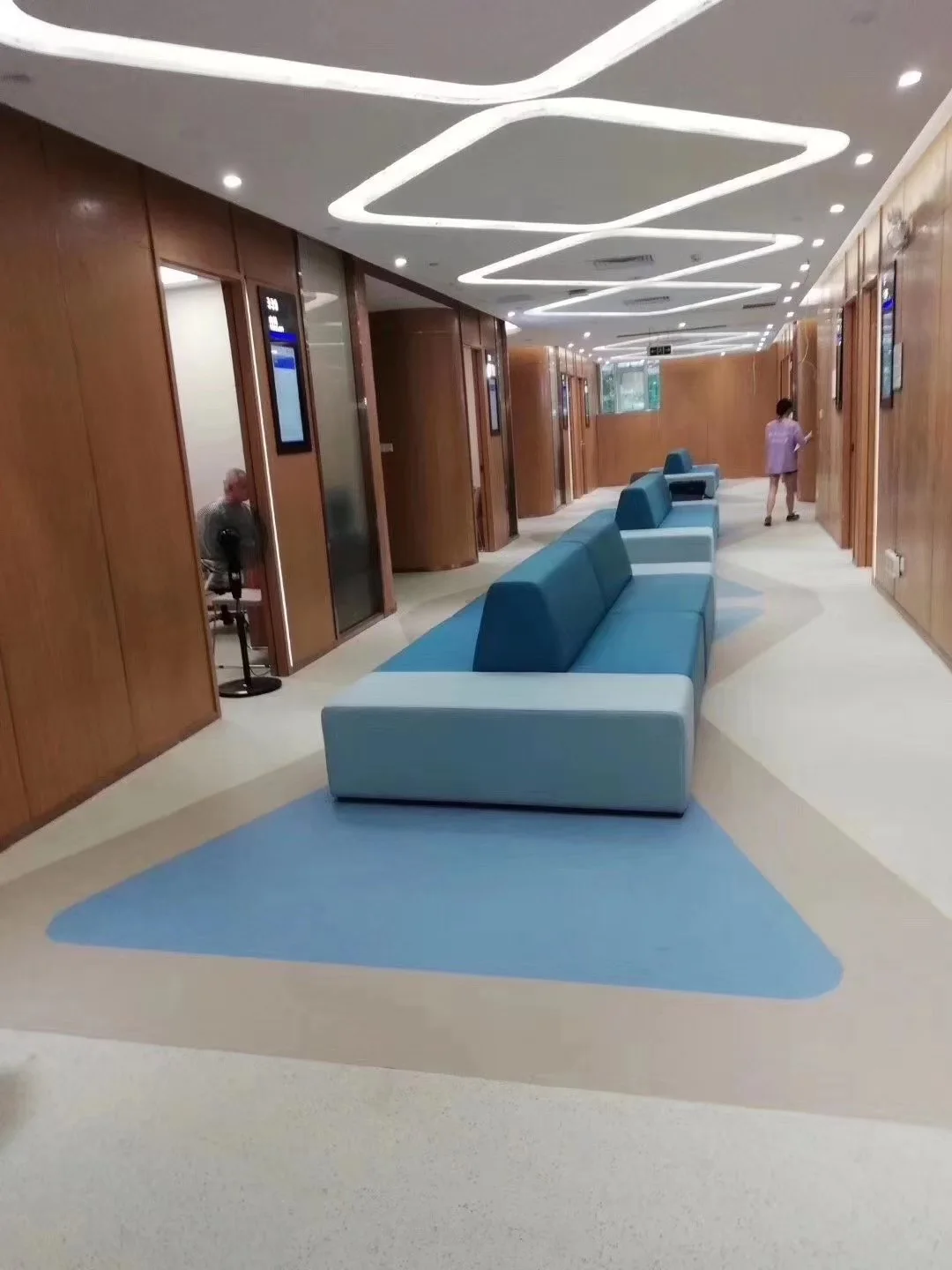 Factory price kindergarten Non-toxic PVC hospital flooring wear-resisting gym floor for sale