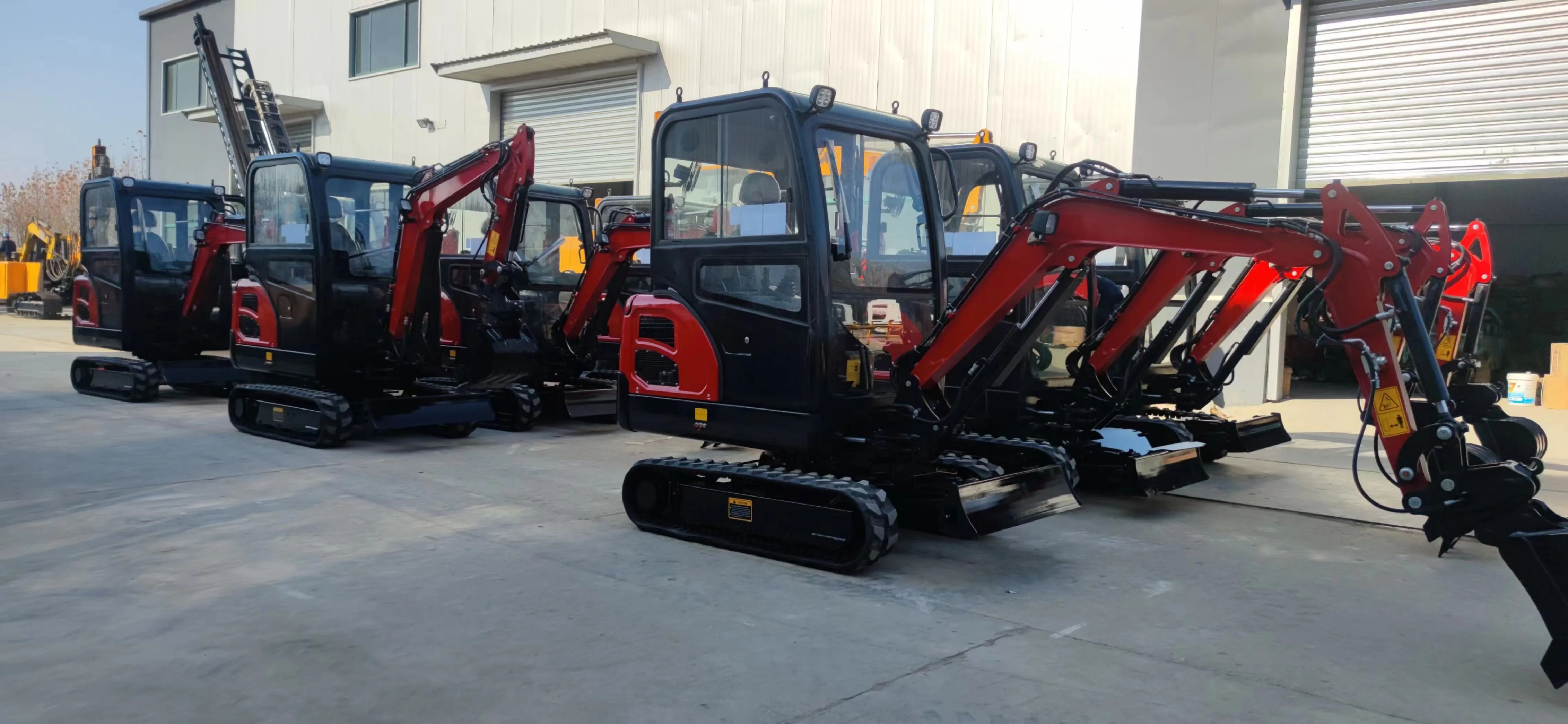 China made 2200KG micro digger mini bucket for excavator cabin for sale