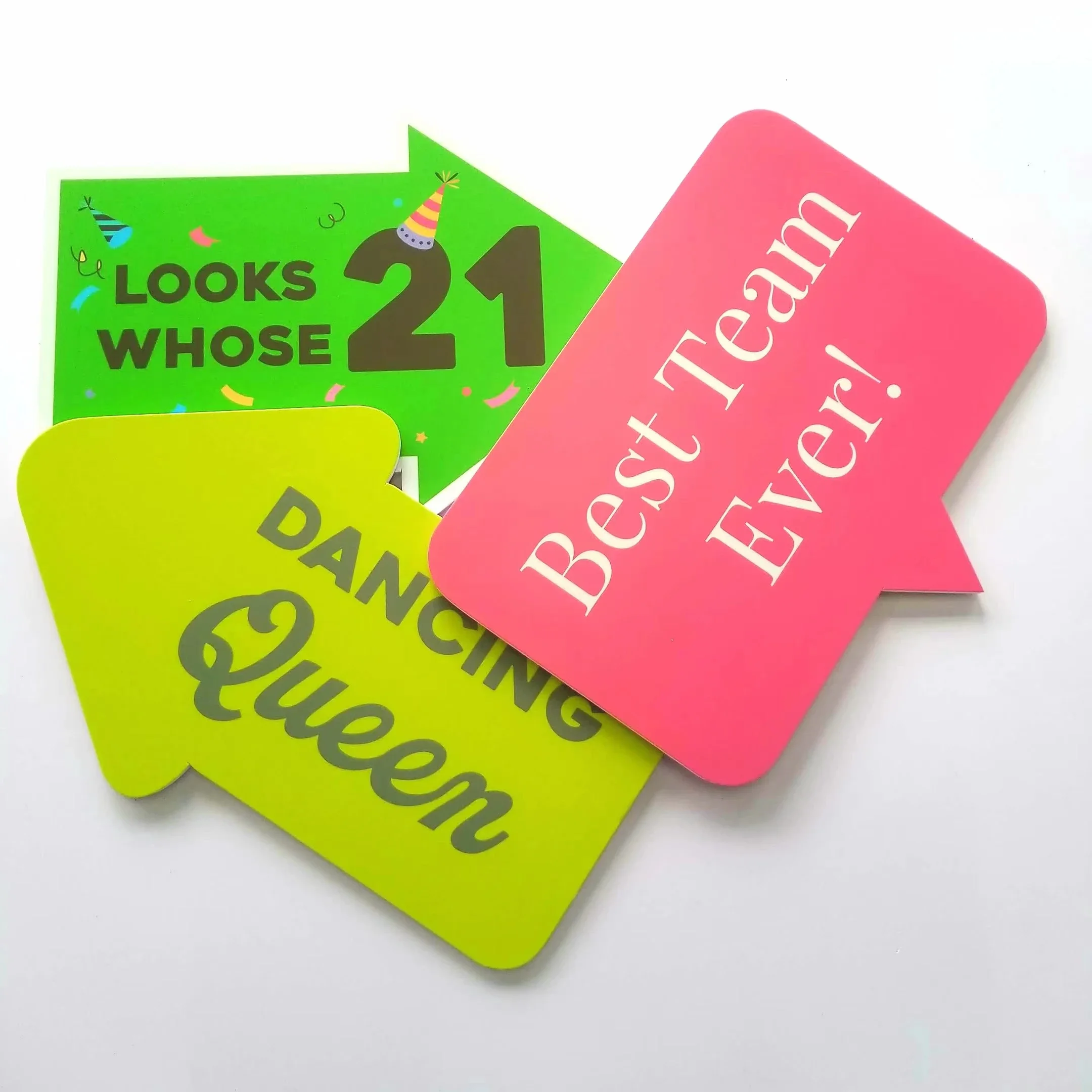 Пользовательская реклама и дисплей красочные вырезать ПВХ пены доска знак. Цифровая УФ-печать пользовательский рекламный глянцевый стенд плакат