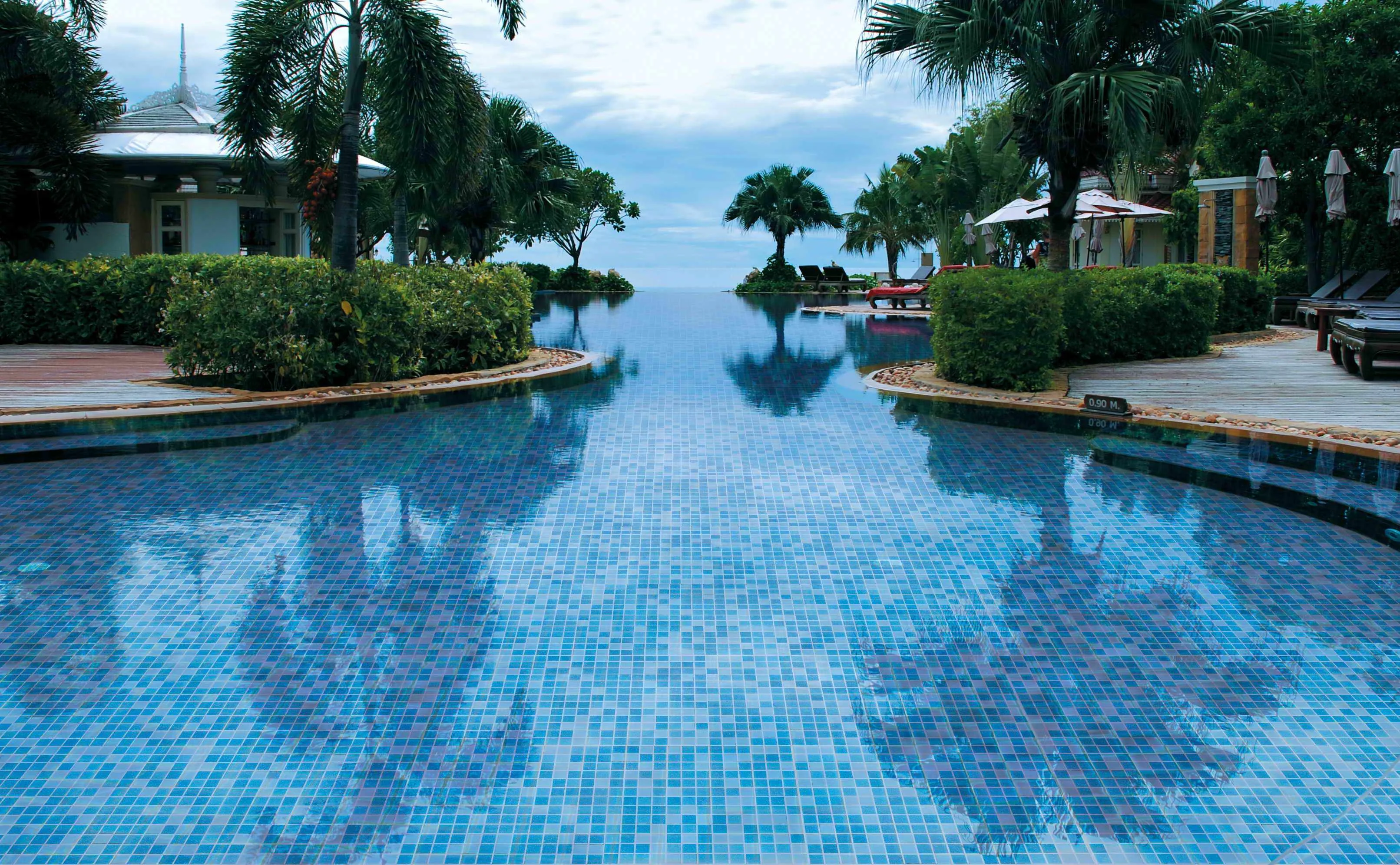 cheap price good quality tiles foshan mosaic factory swimming pool tiles and decoration wall crystal glass mosaic tile