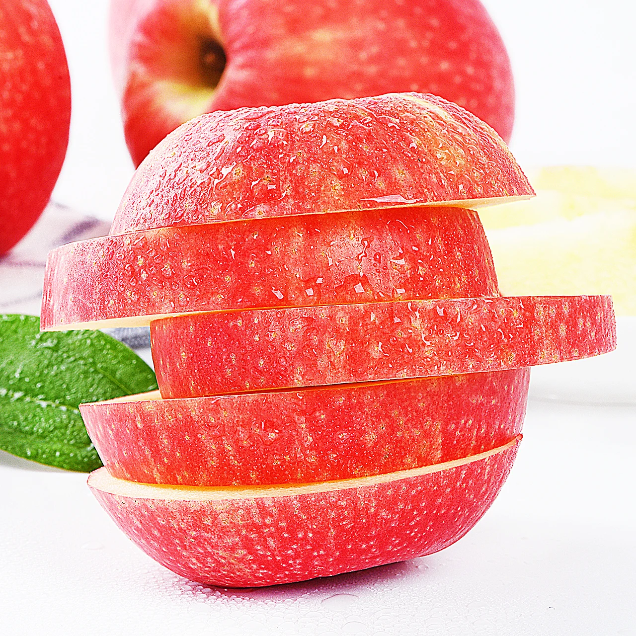 
Chinese hot sale high quality fresh sweet Red Fuji Apple 