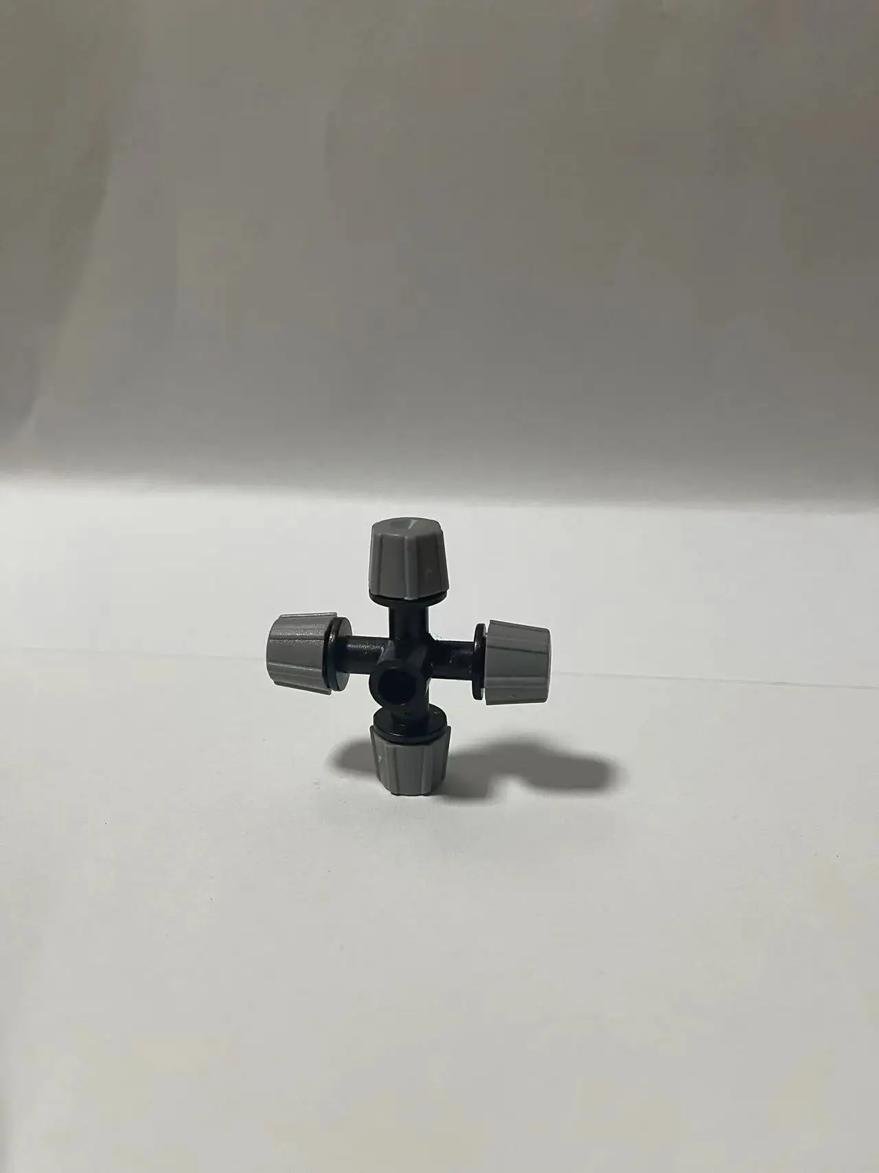 Hot sell Garden Watering System Lawn Irrigation Compression Dripper For Farm irrigation