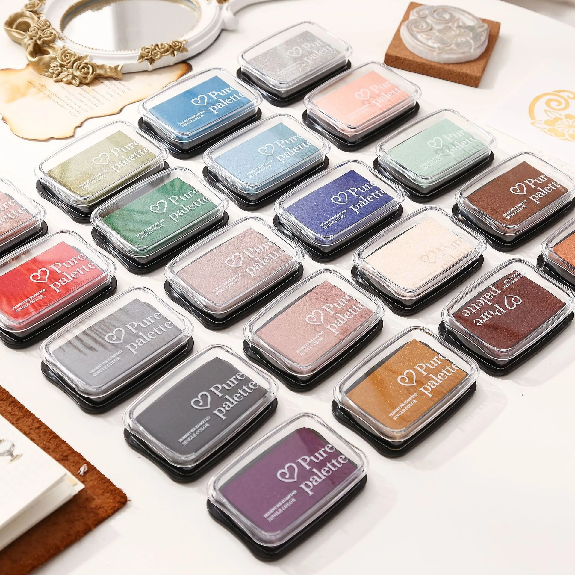 High quality oil-based dye ink pad Colorful Dye Inkpad Plastic Cards and paper craft Ink Pad For Decoration Scrapbooking