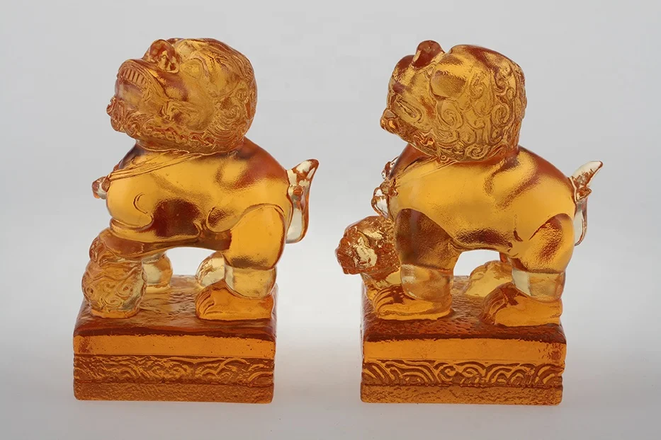 Custom Hand-carved Chinese Traditional Majestic Lion Crystal Glass Statue Feng Shui Decoration