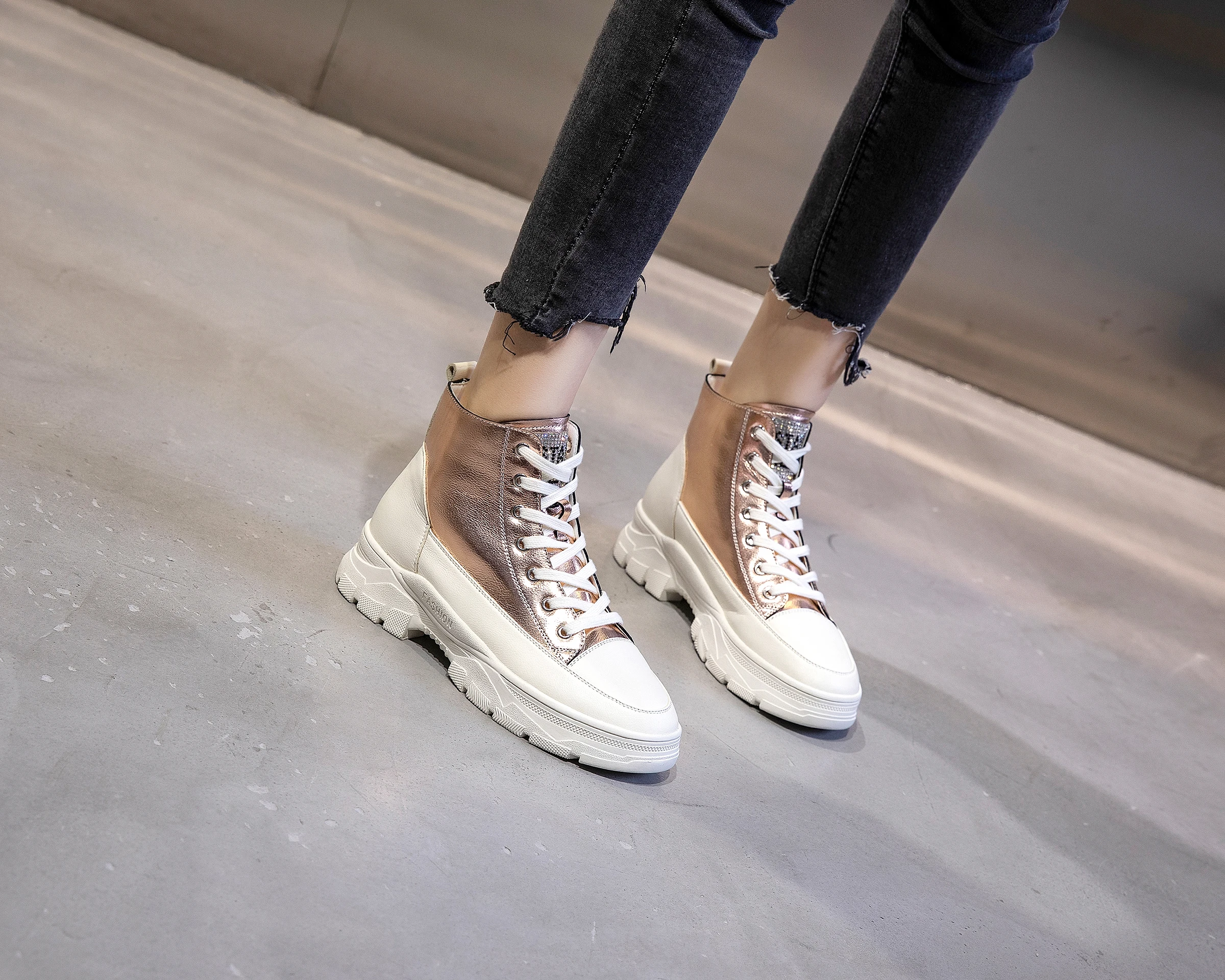 Men Women Electric Heated Shoes Boots with Heating Insoles Pads Feet Heater Soft Waterproof Geometric Winter Cotton CHELSEA Key