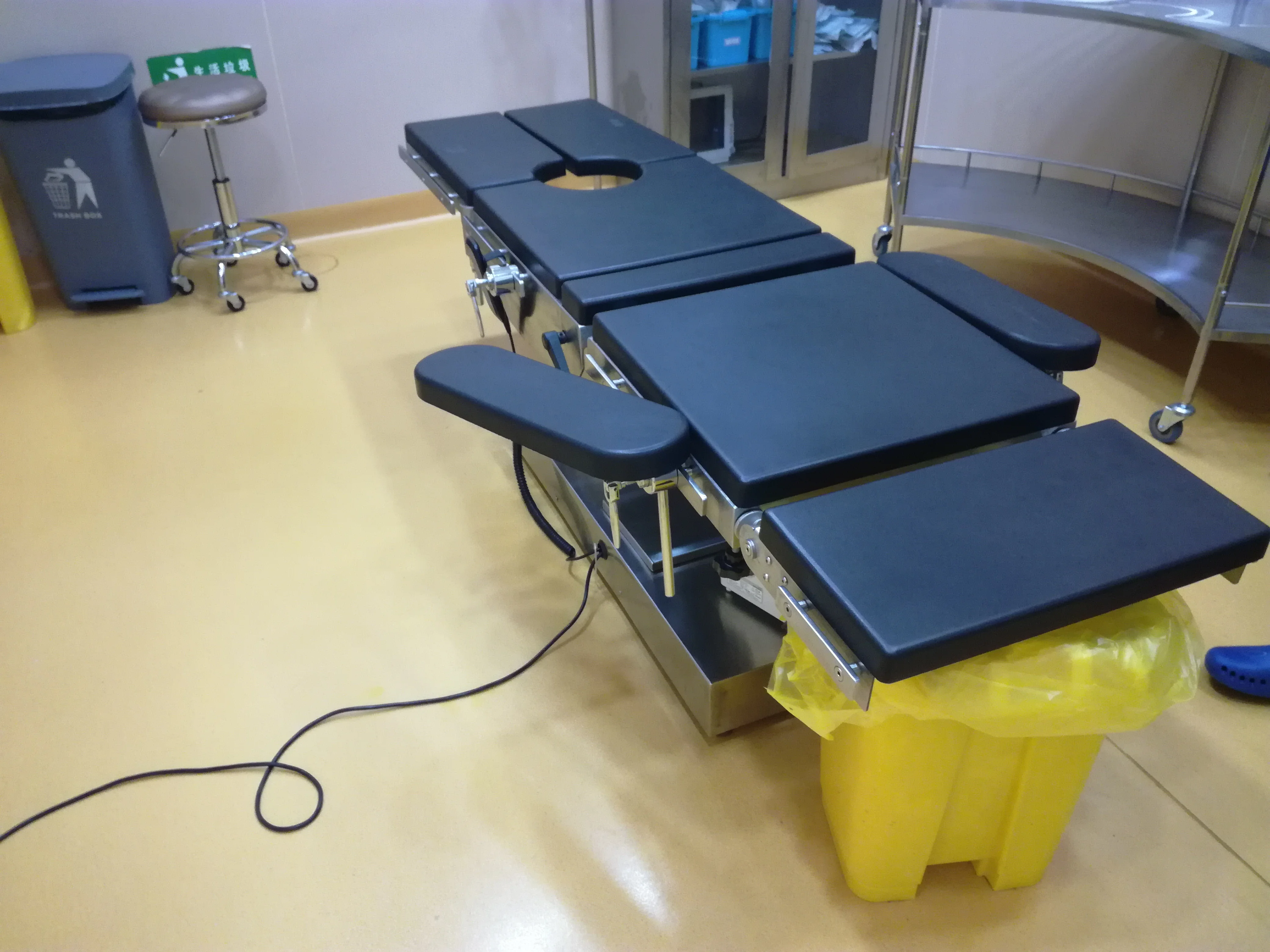 China Manufacturer high quality Surgical Electrical Multi-Purpose electric Operating theatre Table Price