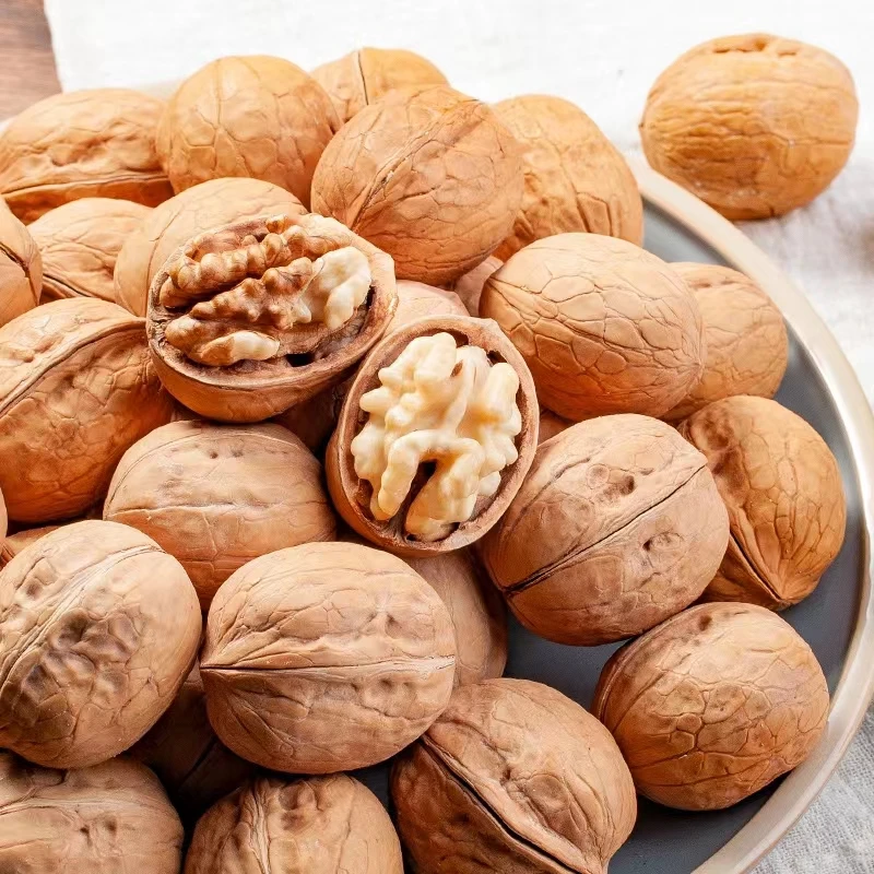 Brown Raw Cashew Nuts Dry Eat China Raw Walnut Peeled Raw Plastic Bags Trail Mixed Nuts and Dried Fruits Special Grade Raw Shell