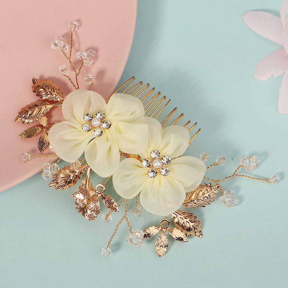 Bridal Jewelry  Beautiful Hairdo  Handmade Comb  Wedding Party Party Headdress  Fabric Flower Crystal Hair Comb Wholesale