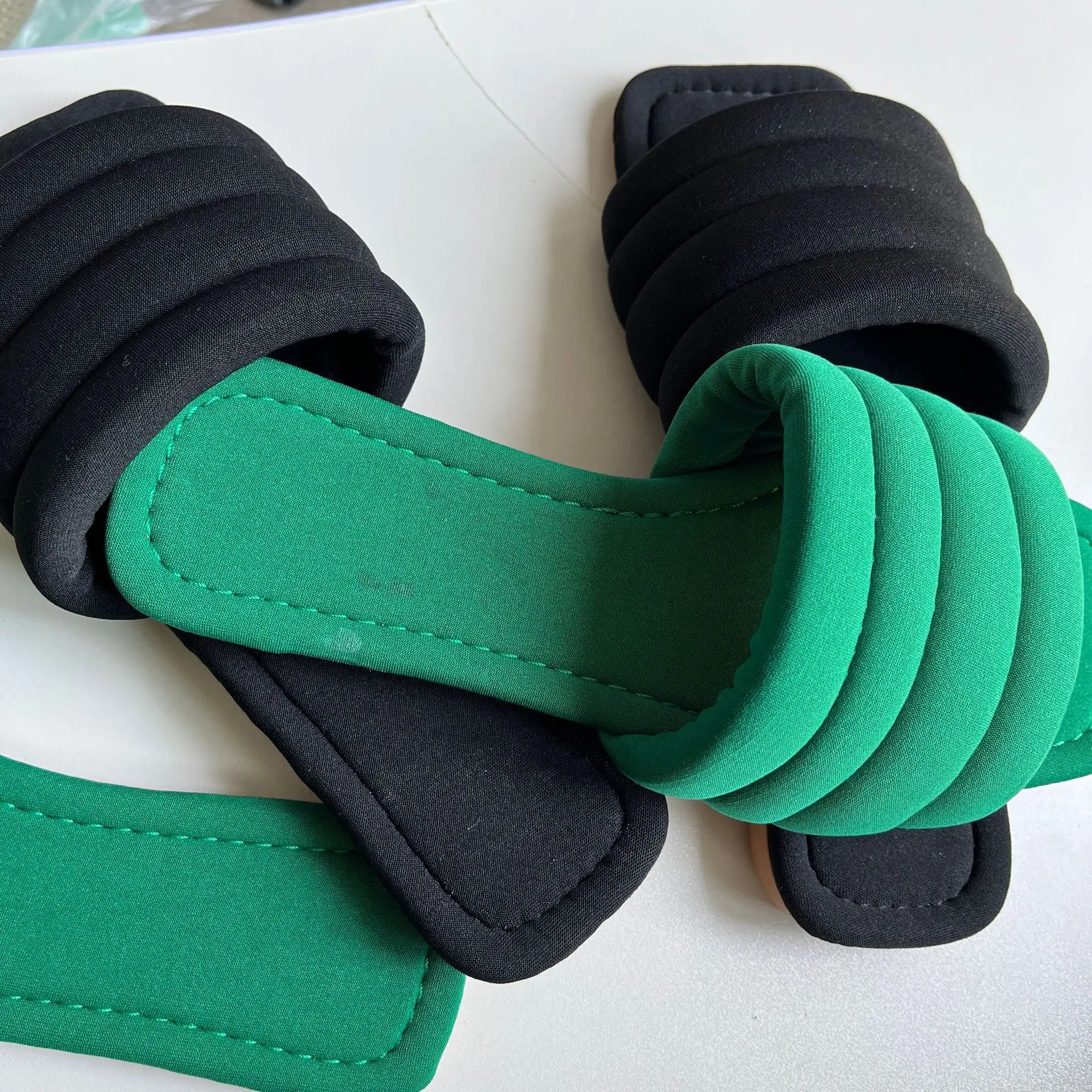 Fashion 2022 Sandals for Women and Ladies Cheap Ladies Flat Slippers Summer New Ladies Slippers Sandals Trendy Shoe Slippers