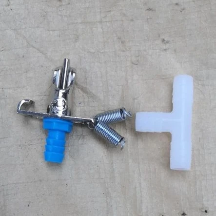Automatic Animal Rabbit waterer with plastic T and spring rabbit nipple drinker