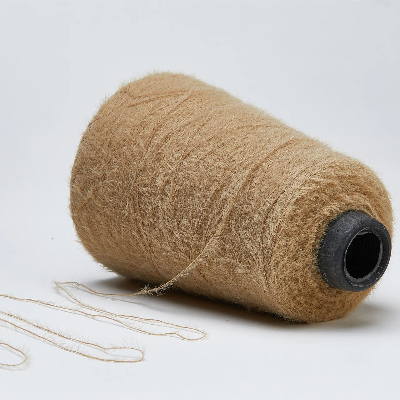 Factory Wholesale Fancy Yarn 15Nm Mink Like Yarn Color Spinning Nylon Feather Yarn