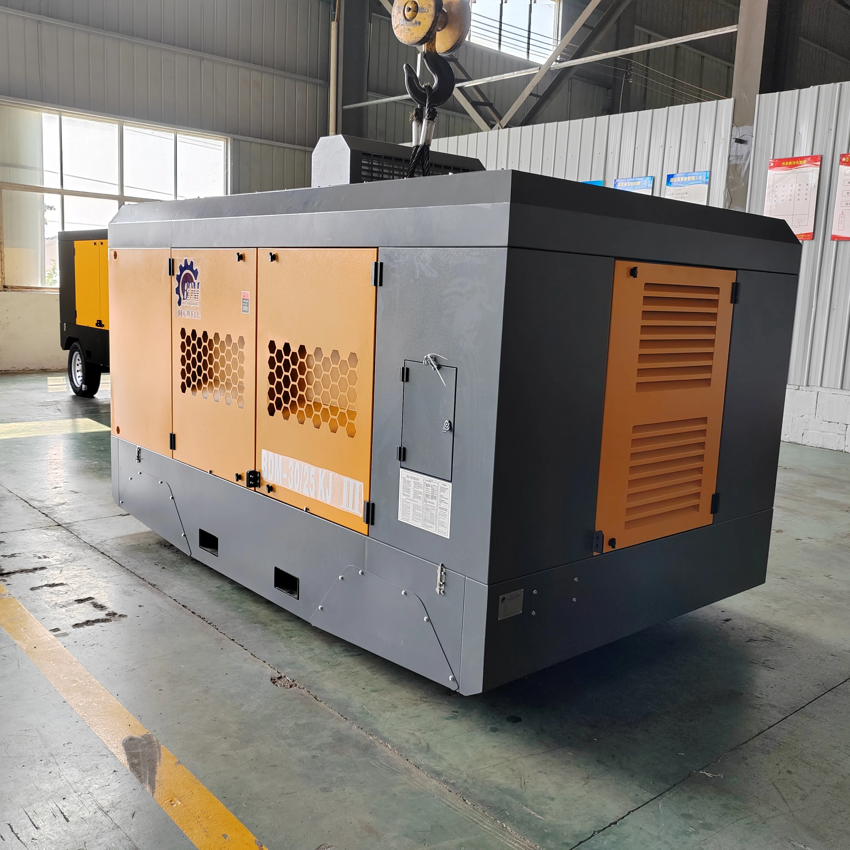 BDM-31/25 popular Diesel Engine Screw Compressors 25bar  Mobile Industrial air compressors for drilling rig