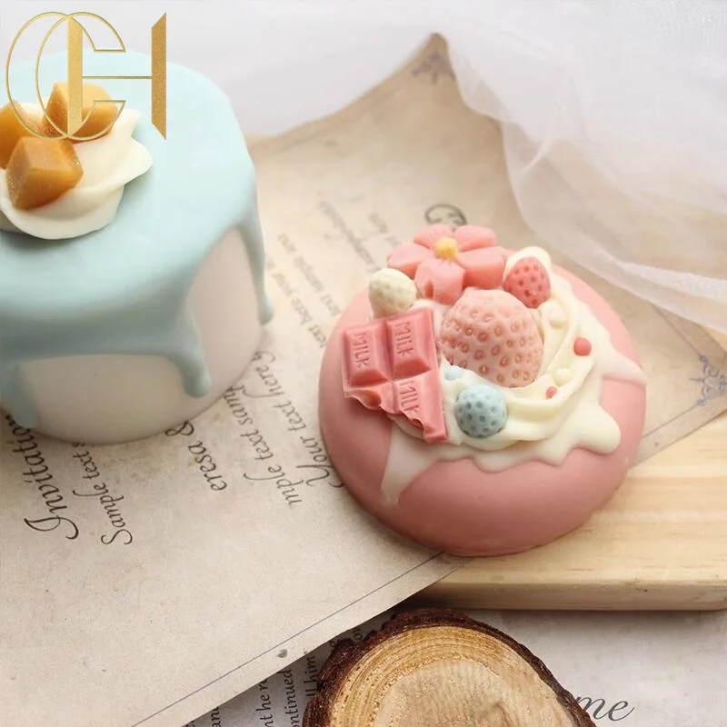 Wedding Gift Cute Luxury Facial Hand Essential Oil Amino Acid Skin Care Strawberry Cake Soap with Fragrance