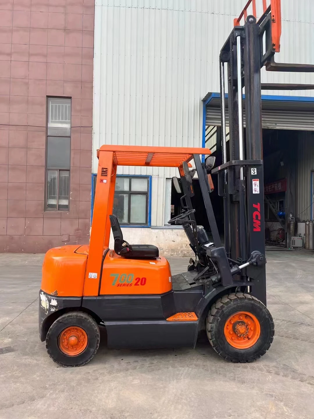 TCM Direct Sales Certified Mini Electric Forklift 2000kg 2 Ton 2.5 Ton 3 Ton Capacities Secondhand Core Engine Pump Motor Gear