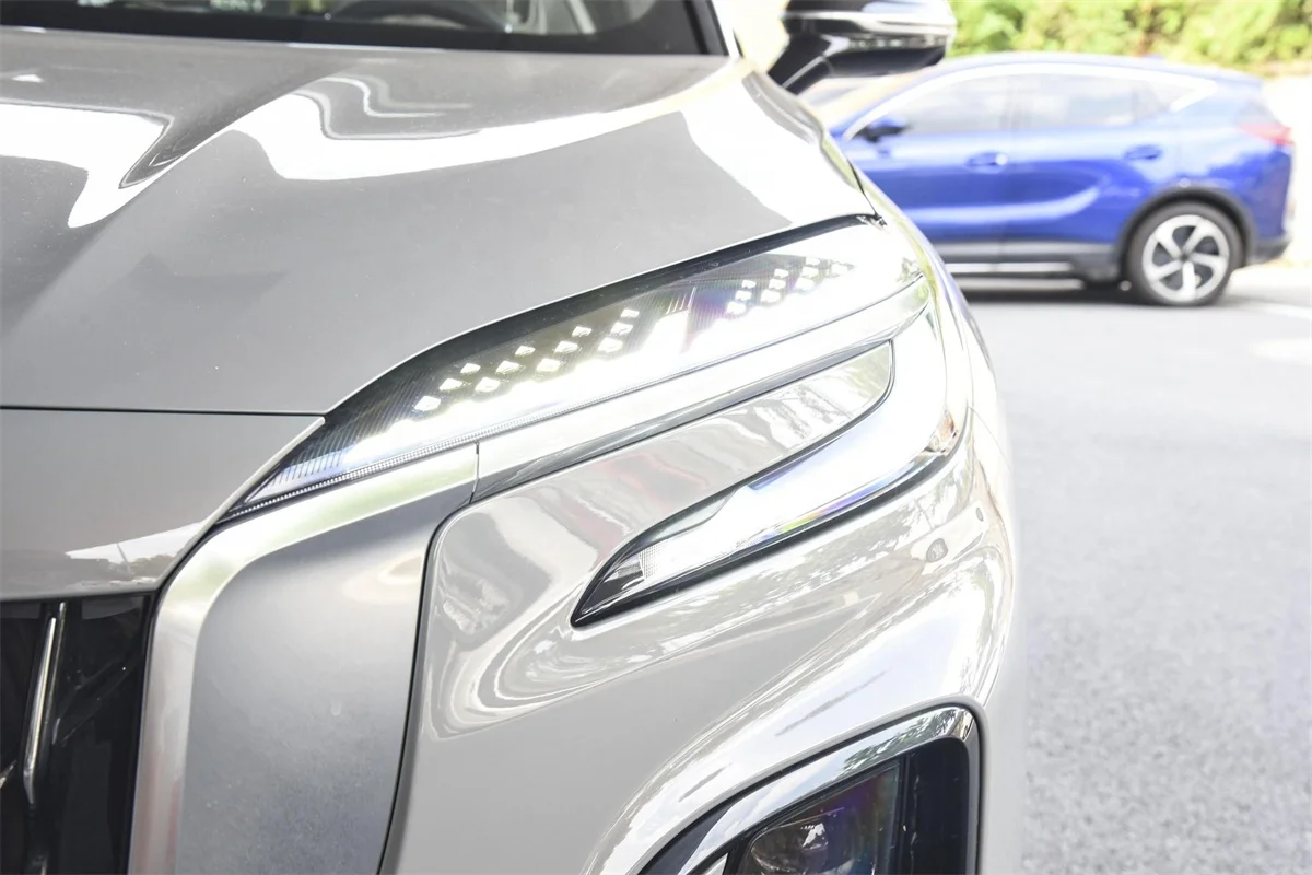 Manufacturer Hongqi HS3 2023 1.5T 4WD Promising Edition 8 Speed Semi-automatic Adult SUV Gasoline Vehicles