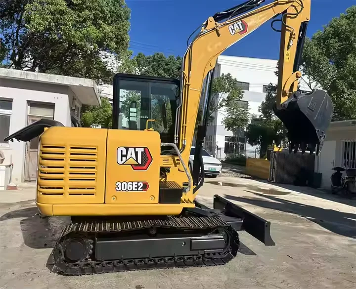 Hot Product ! Used Caterpillar CAT306E2 Mini Crawler Excavator with 34.7KW orignal cat engine cheap sale !