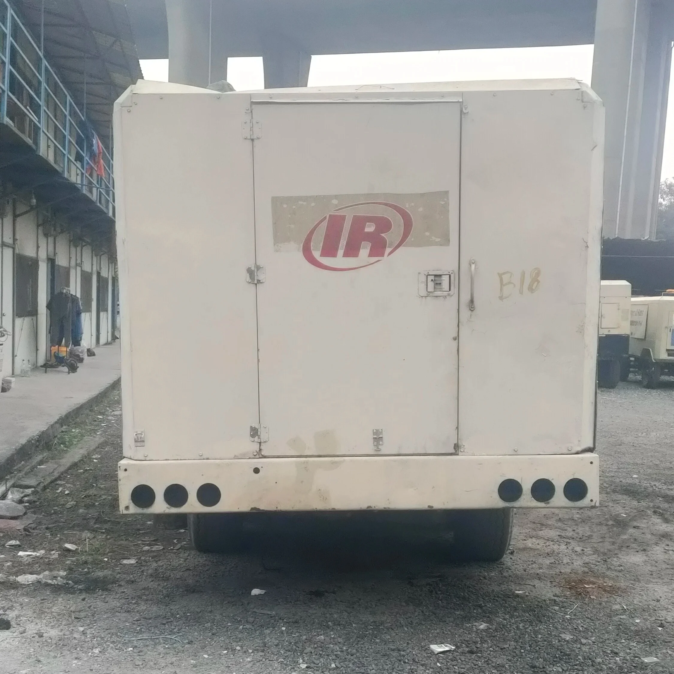 Second Hand HP900 XP900 Ingersoll Rand Screw Compressor