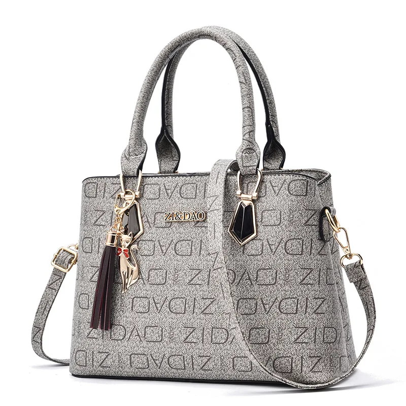 2022 New Fashion Versatile Printed Handbag Trend Large Capacity European and American Fashion Tote Bags Women Purse and Handbags