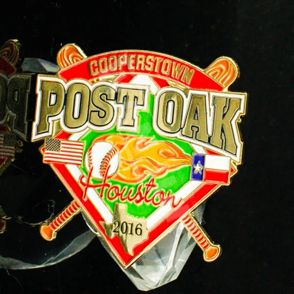 2019 Manufacturers China Hard Enamel Lapel Pin Custom Christmas lapel pins Customized design cheap enamel lapel pin