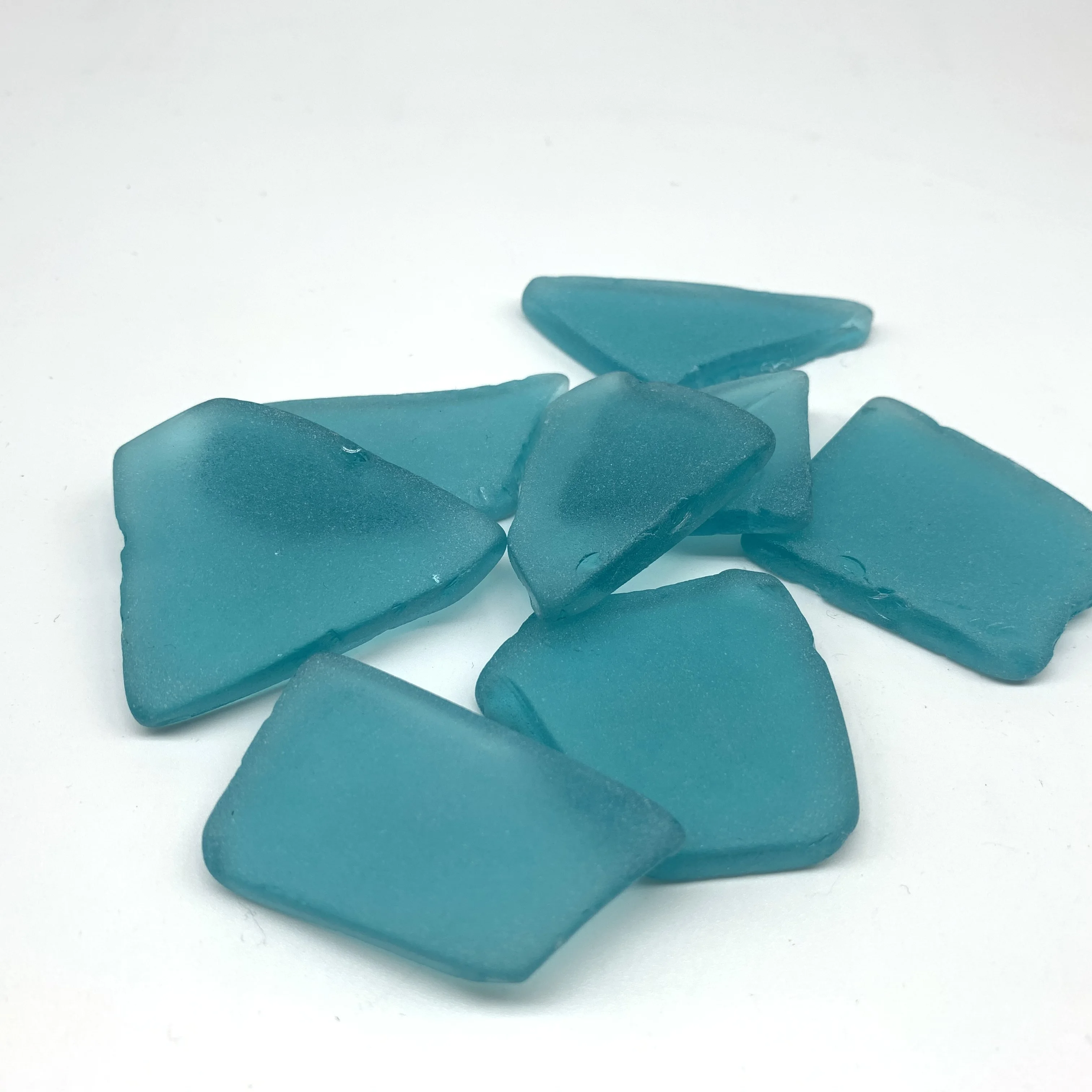 Factory price  block tumbled  frosted flat sea glass sky blue for mulch gabion courtyard landscaping decoration aquarium