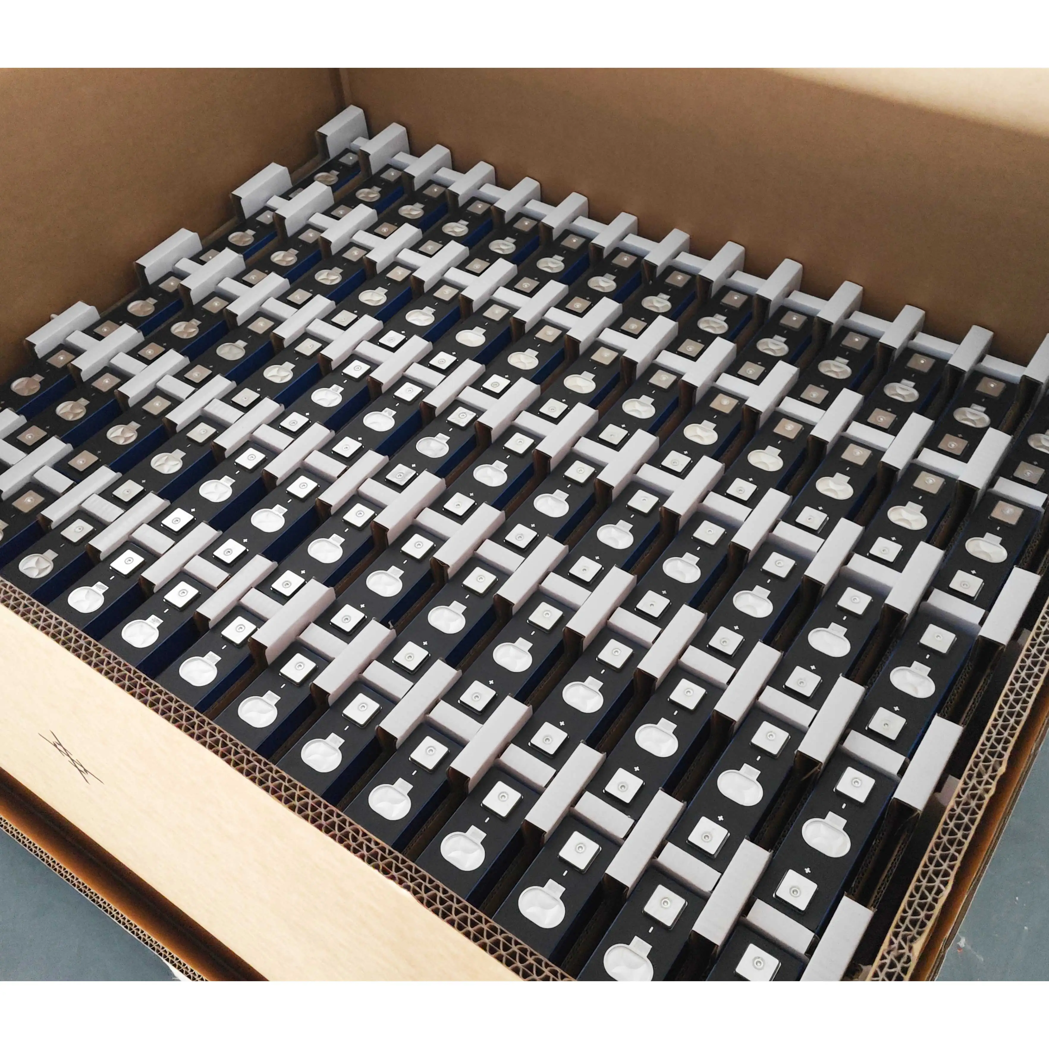 New svolt 3.2v106ah lithium iron phosphate large single battery electric vehicle power storage aluminum shell lithium battery