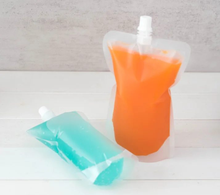 Portable takeaway plastic beverage packing bag stand up drink container drink pouches with straw hole