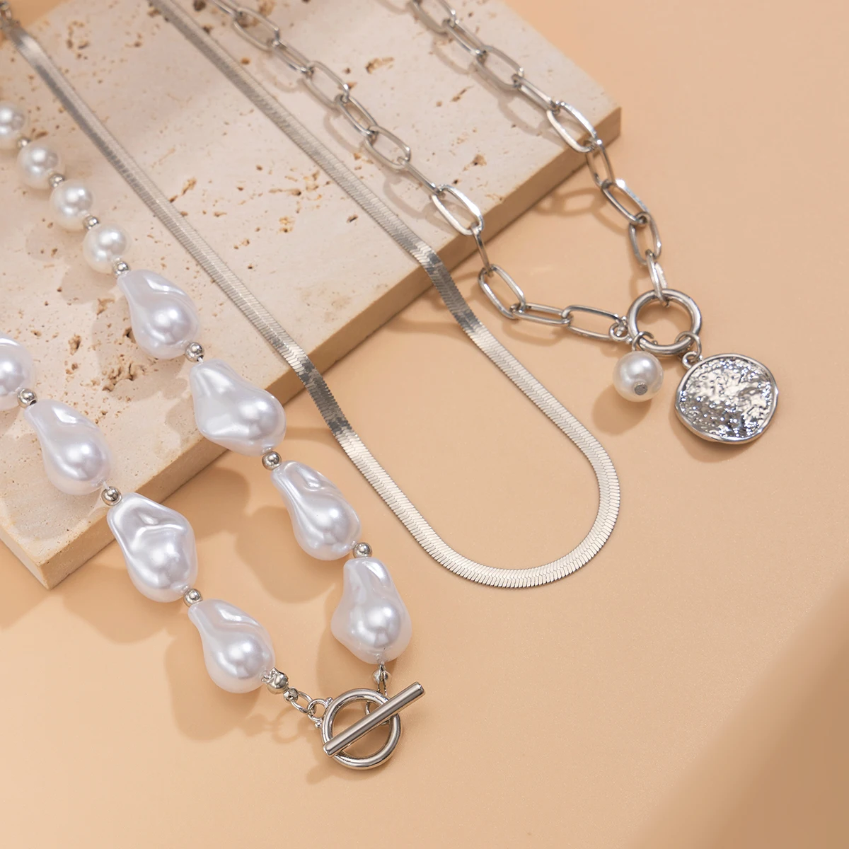 3Pcs/Set Baroque Irregular Imitated Pearl Necklace for Women Retro Ladies Coin Necklaces Flat Chain Choker Fashion Jewelry Gifts