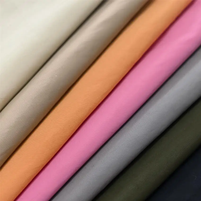 Легкий тонкий нейлоновый полиэстер с каландром, WP водонепроницаемая ткань для одежды