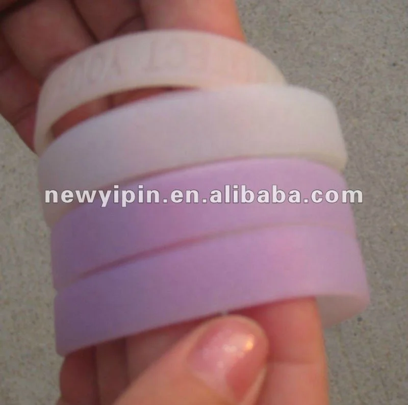 Color change under sun UV sensitive funny silicone wristband bracelet reflective rubber silicon wristband custom