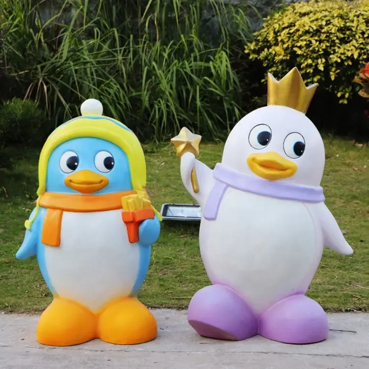 Miguo Life Size Cartoon Animal Figurine Resin Penguin Statue Fiberglass Sculpture For Sea Park Decoration