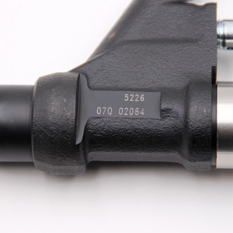 23670-26060 injector for toyota common rail injector for truck diesel pump injector 23670-26060 for toyota engine