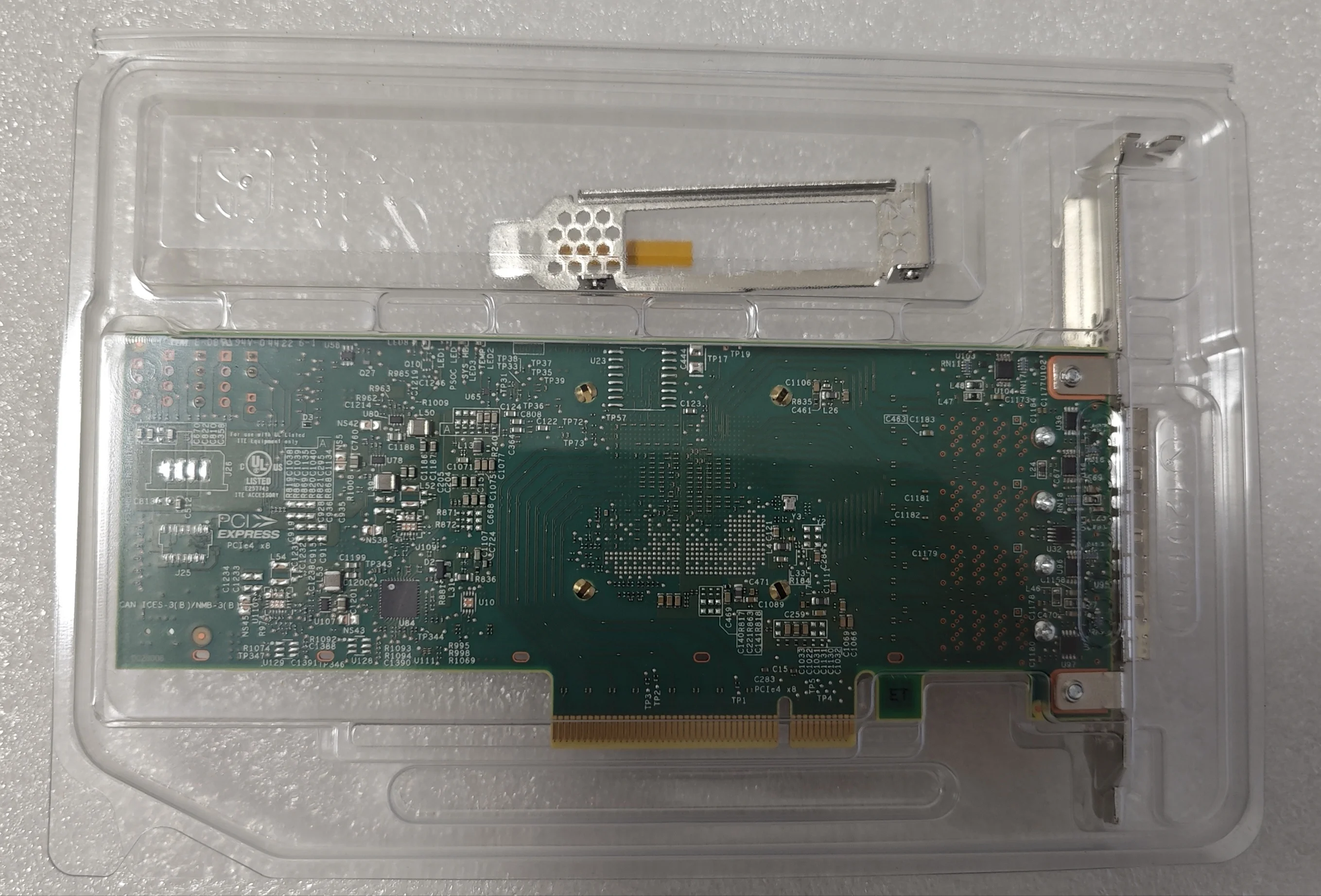 Broadcom SAS 9500-16e 05-50075-00  PCIe x8 4.0 4x SFF-8644 12G SAS NVMe HBA HDD SSD NVMe JBOD