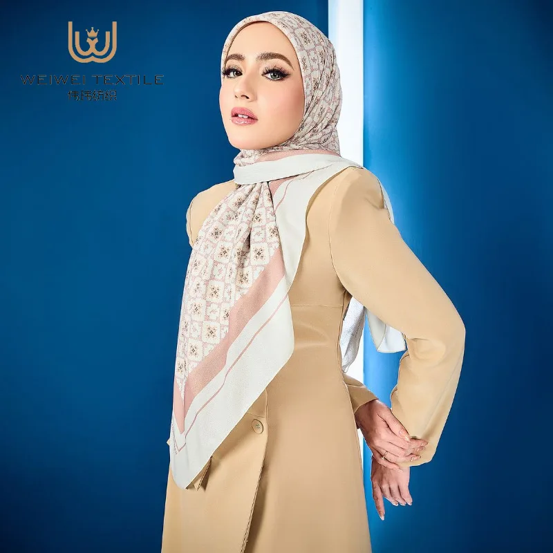 Factory Wholesale Premium Cotton Voile Hijab Bawal Malaysia Design Soft Square Printed Floral Hijab Tudung Scarf for Muslims