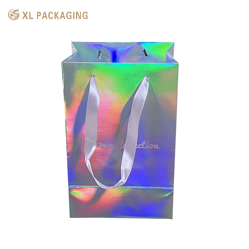 Free Sample Wholesale Custom Logo Kraft Gift Craft Shopping Paper Bag Luxury  Silver Cardboard Art Paper Gift Bag