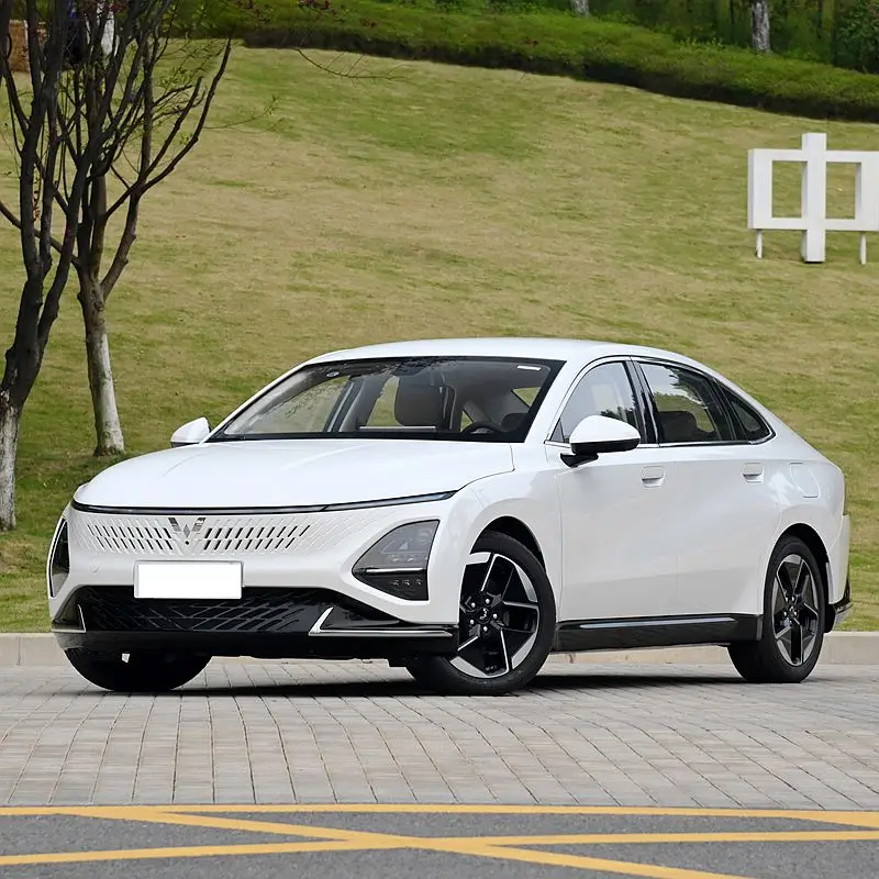 SAIC ev car autos 2024 Wuling Starlight Smart auto 410km 510km Range Pure Electric Car New wuling xingguang auto ev suv cars