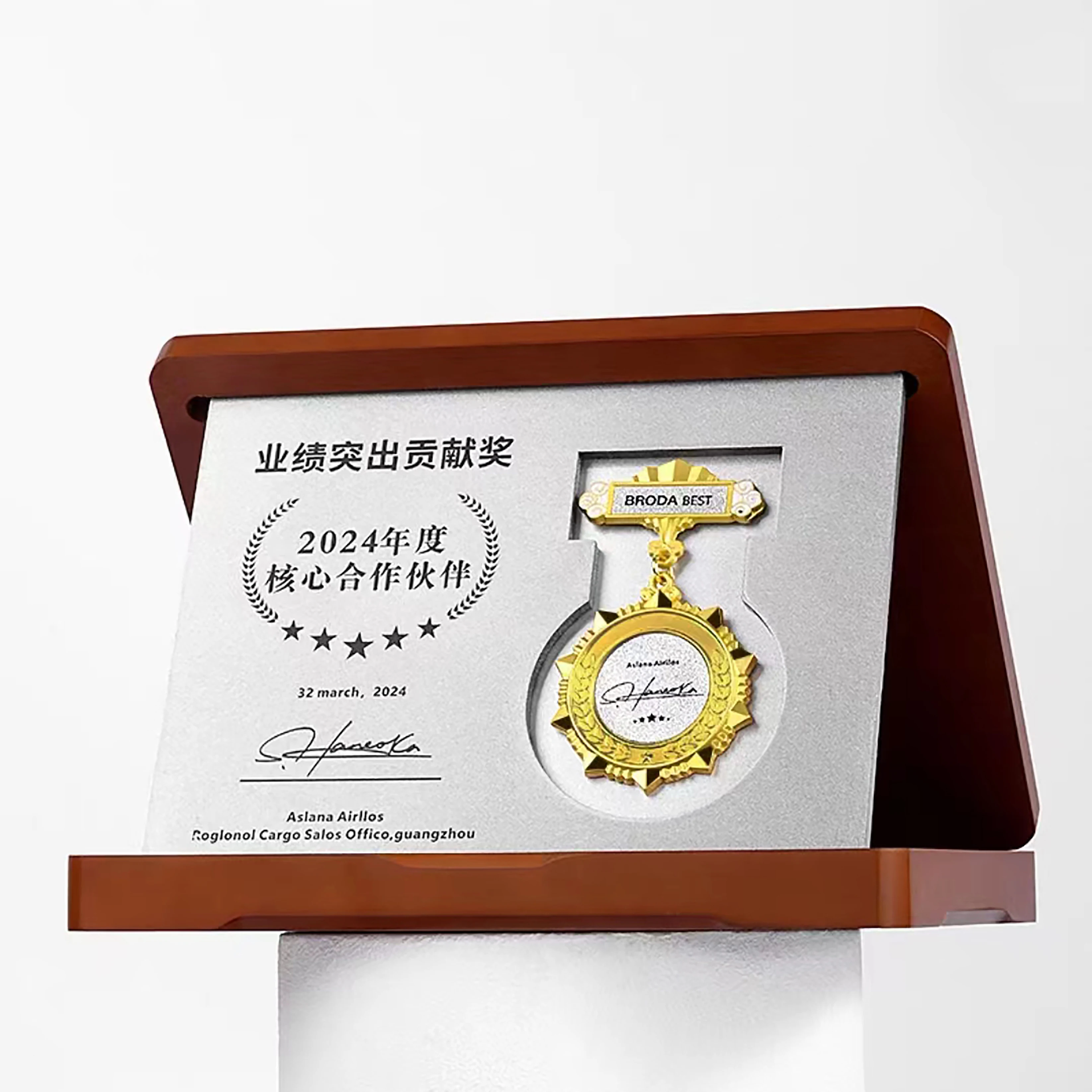 High Quality Taekwondo Trophy New Design Wood Silver Metal Medal Features UV Printing High Visibility Graphics Insurance End