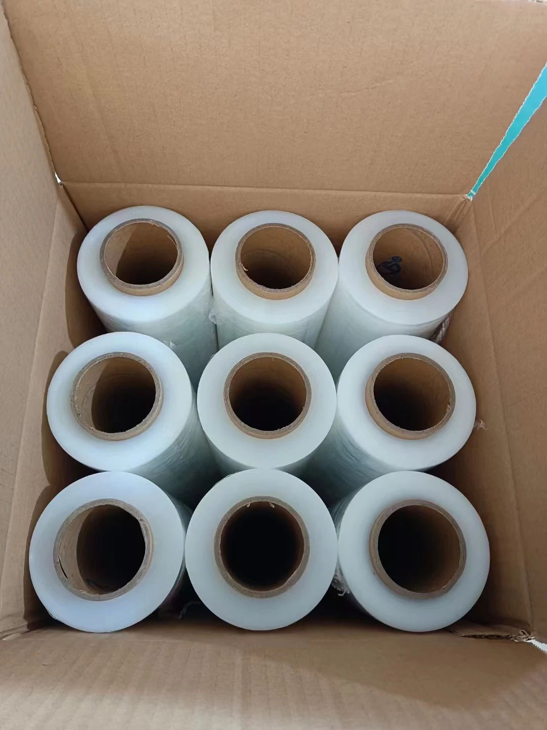 Top quality LLDPE raw material transparent stretch film with anti-puncture properties