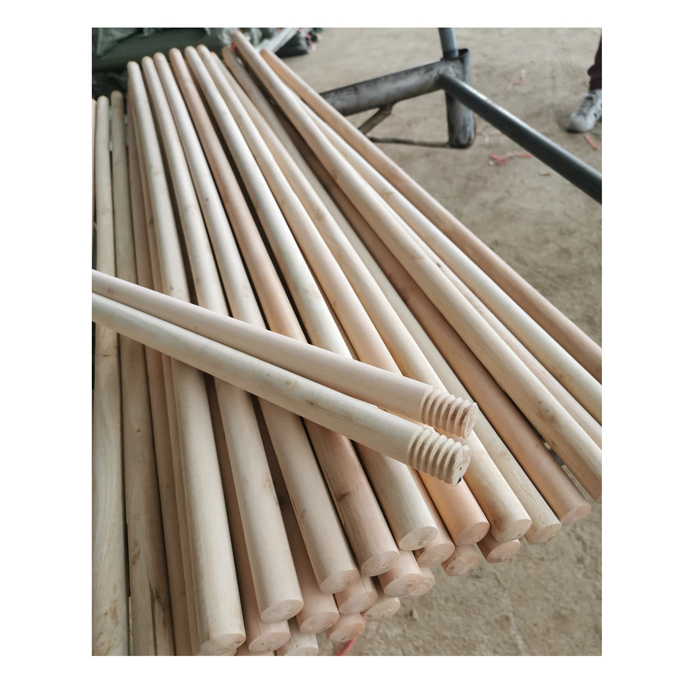 Factory Price High-Quality Thick Wood for Broom Mop Brush Handle
