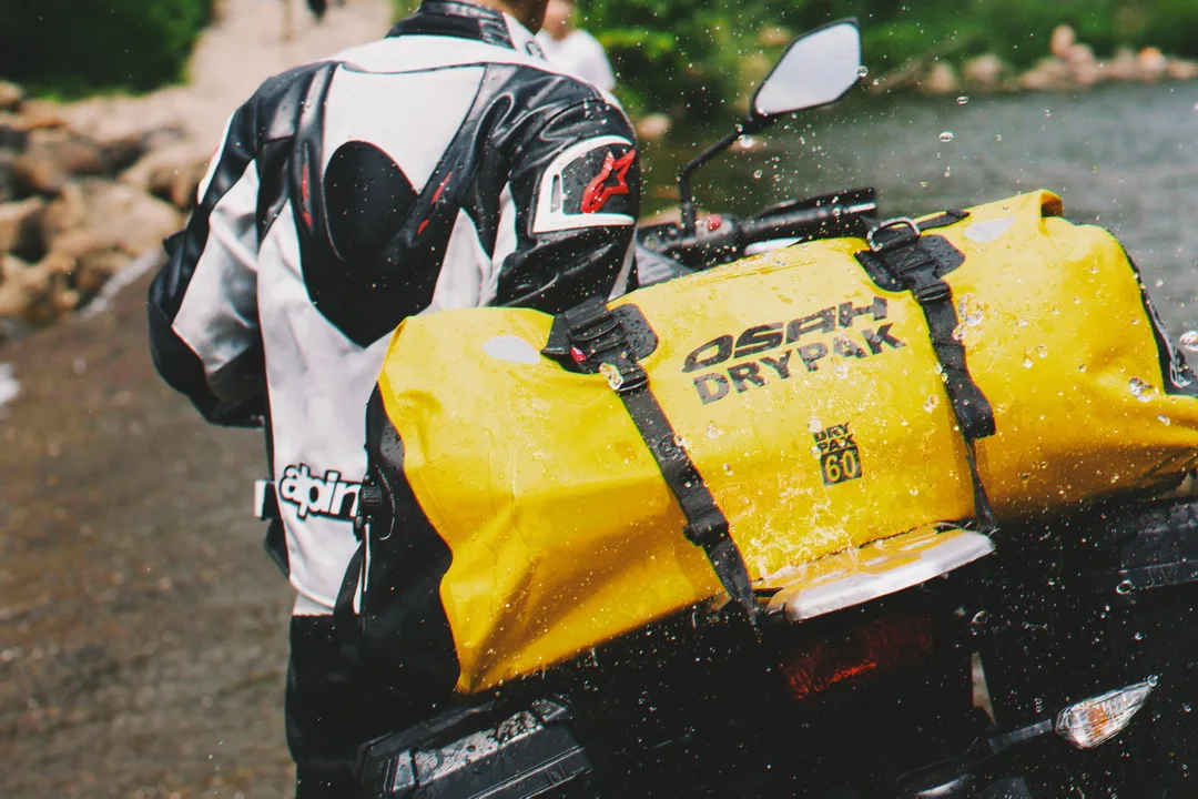 Высококачественная бесшовная Водонепроницаемая большая спортивная сумка из ПВХ 60 л для мотоцикла