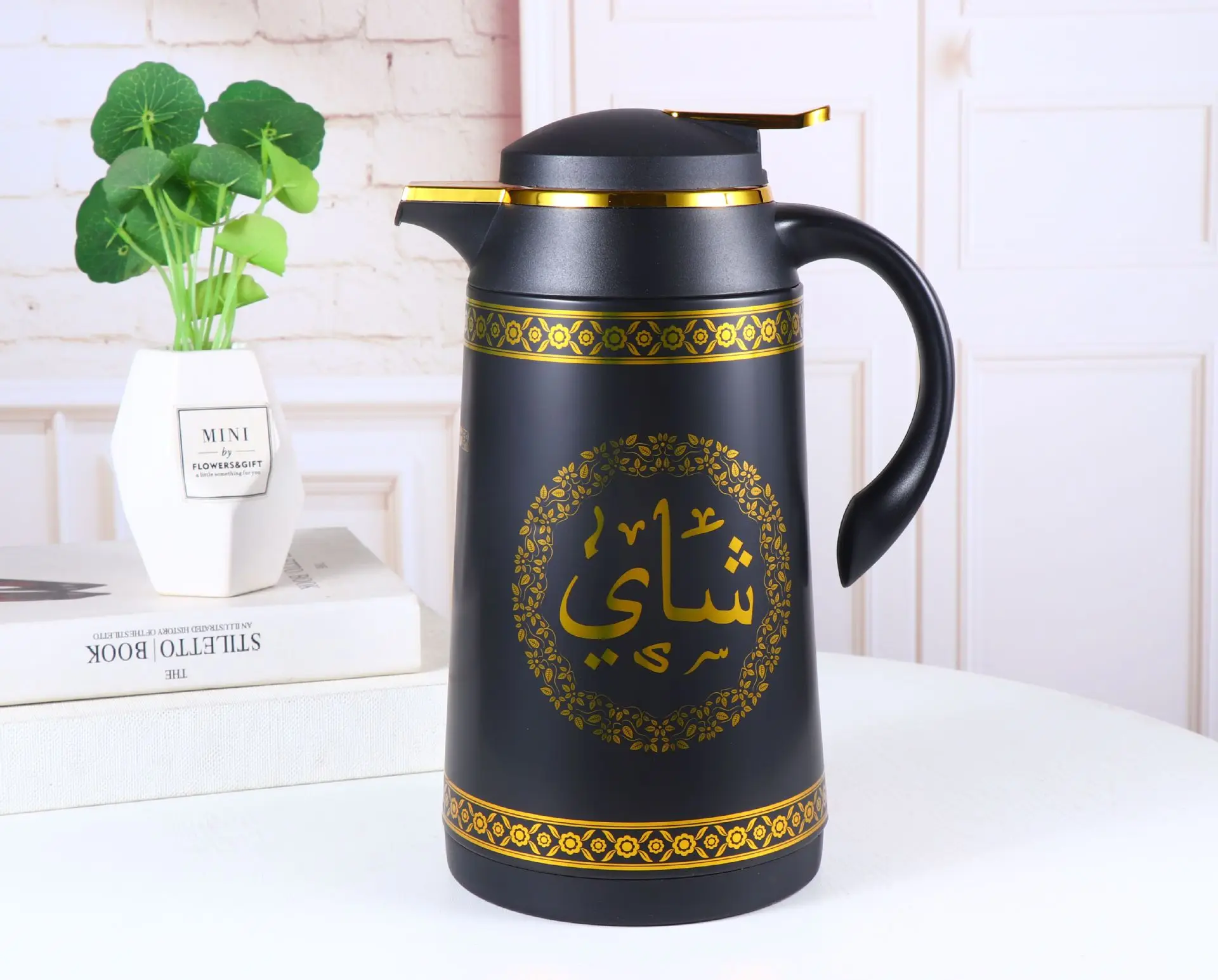 1L wholesales hot water bottle glass inner pot Plastic thermos Insulated Vacuum Thermos Flask