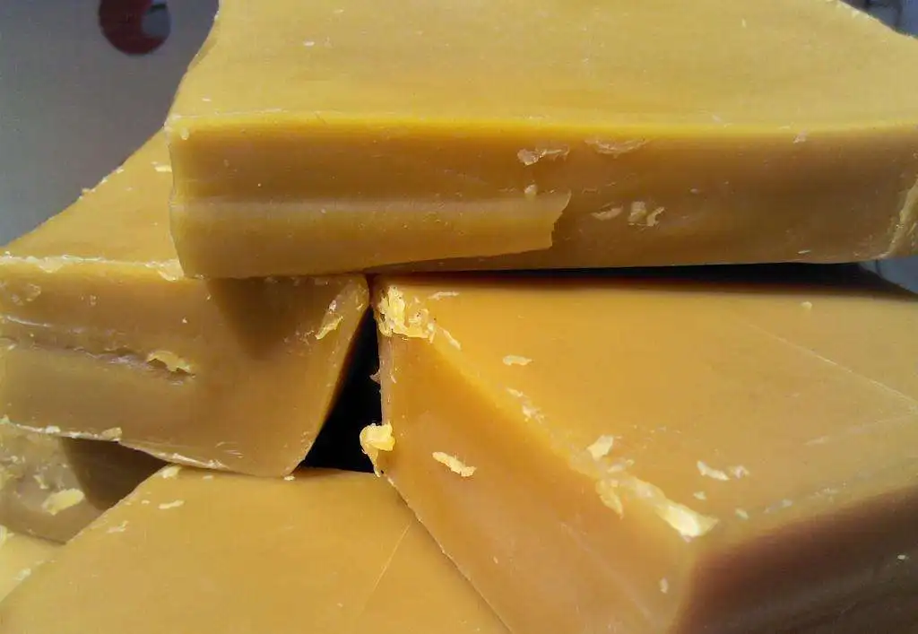 Cosmetic Grade Beeswax Pellets Yellow Color Bulk Granule Organic Pure Natural Bees Wax for sale