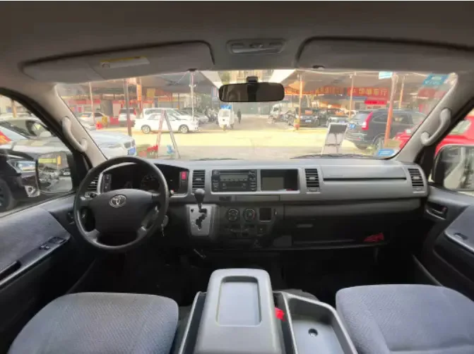 Toyota HIACE 13 seats Used Cars