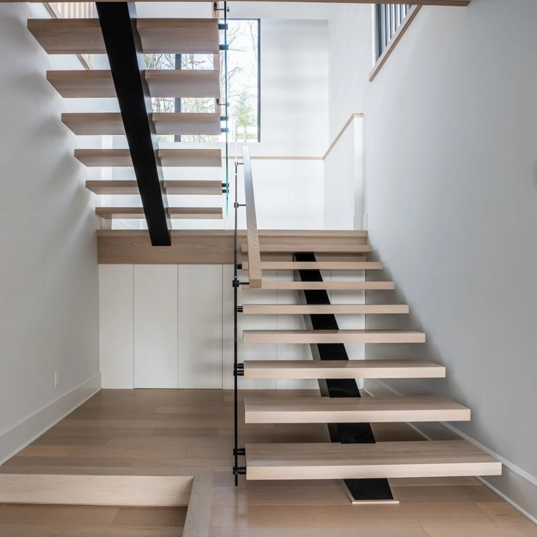 Rising Commercial Customized Floating Straight Stairs Modern Wooden Staircase Interior Stair with Factory Price