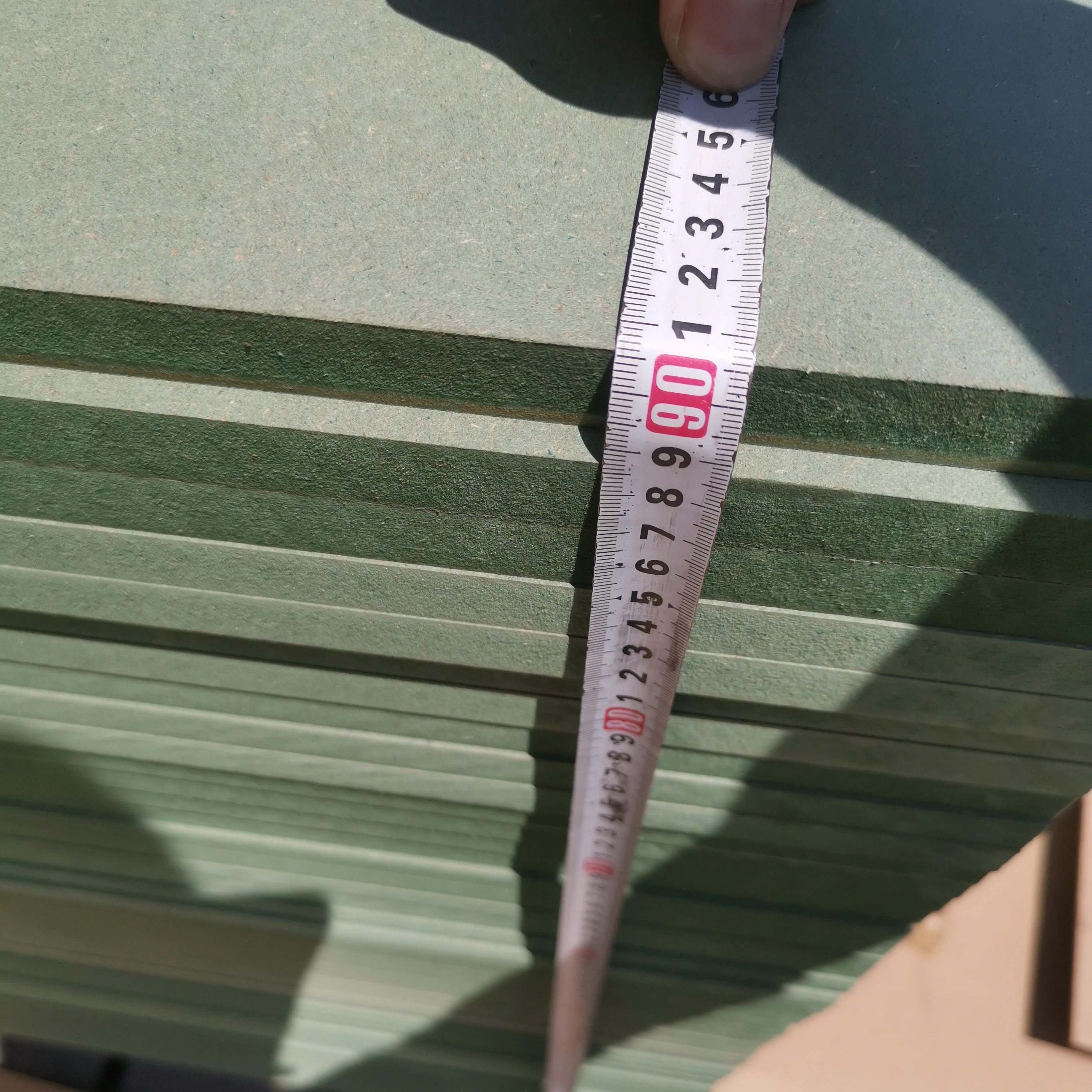 Wholesale high quality 12mm 16mm 18mm moisture resistant green HMR MDF board price