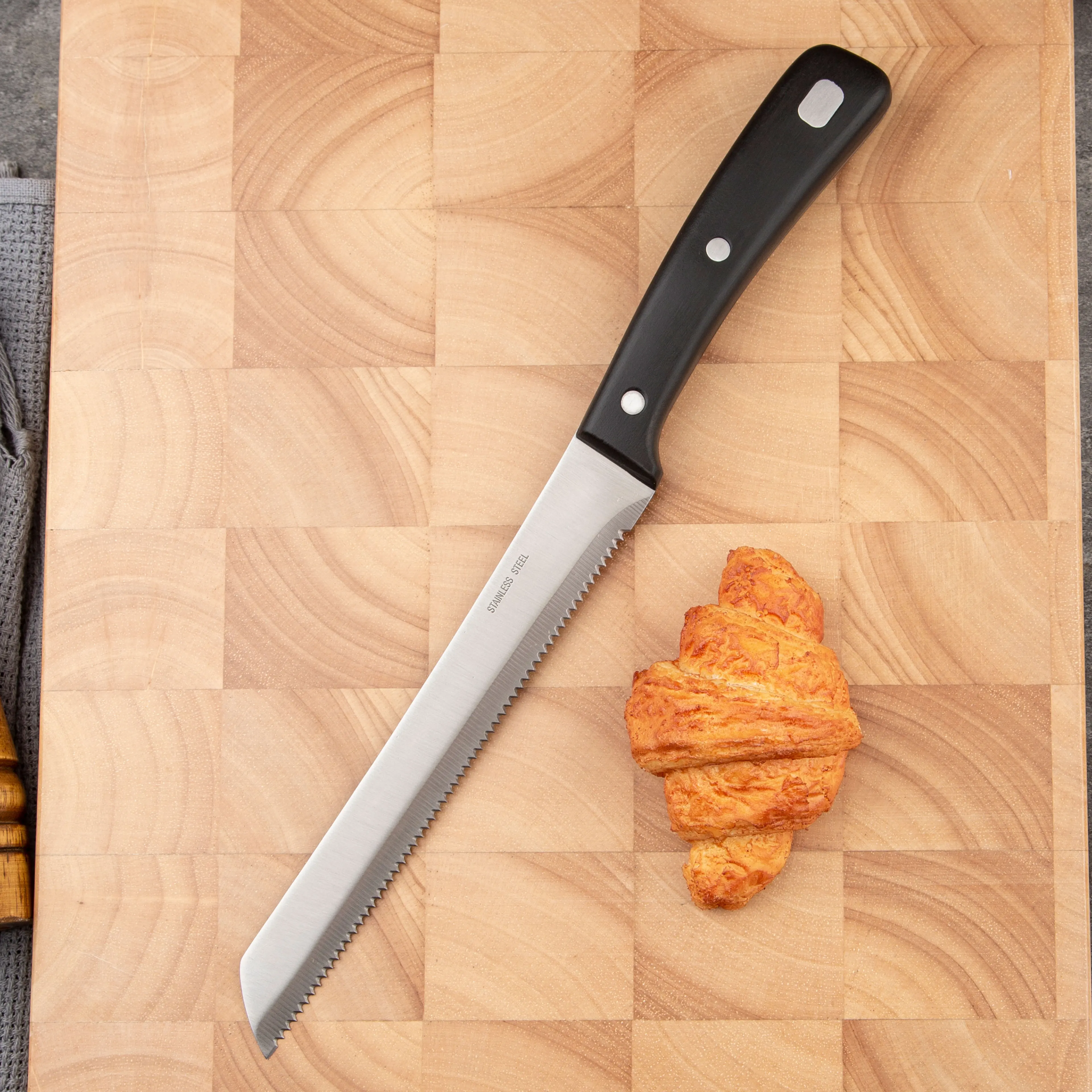 5 PCS Super Sharp Stainless Steel Kitchen Knife Set Modern Design with Plastic Handle for Cutting and Cooking