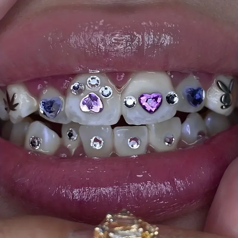 Wholesale  Lead Free  Luxury Shinning Flat Tooth Gem Diamond Jewelry Crystal Tooth Gems Customized Box Tooth Jewelry
