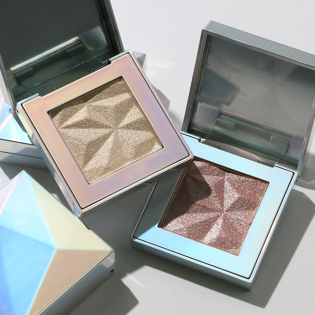 Hot Selling custom Vegan Glitter waterproof glitter 4 color glow palette Small quantity highlighter   make up Wholesale