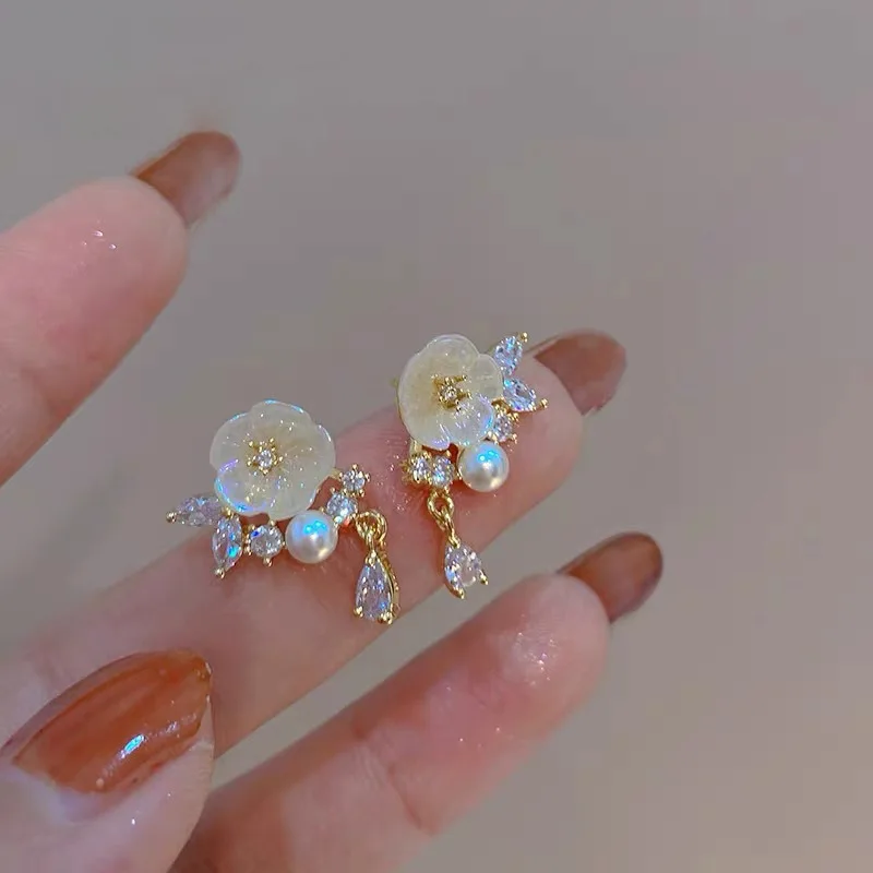 2023 new South Korean hot flower bow niche design high-grade sense fashion jewelry ladies 925 silver earrings