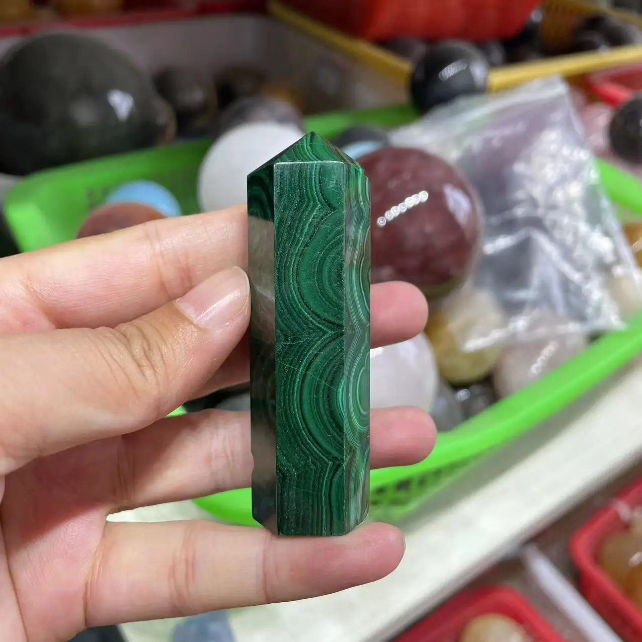 Wholesale Natural engraveable products Crystal Tower Point High Quality Malachite rock Stone green wand stone for fengshui