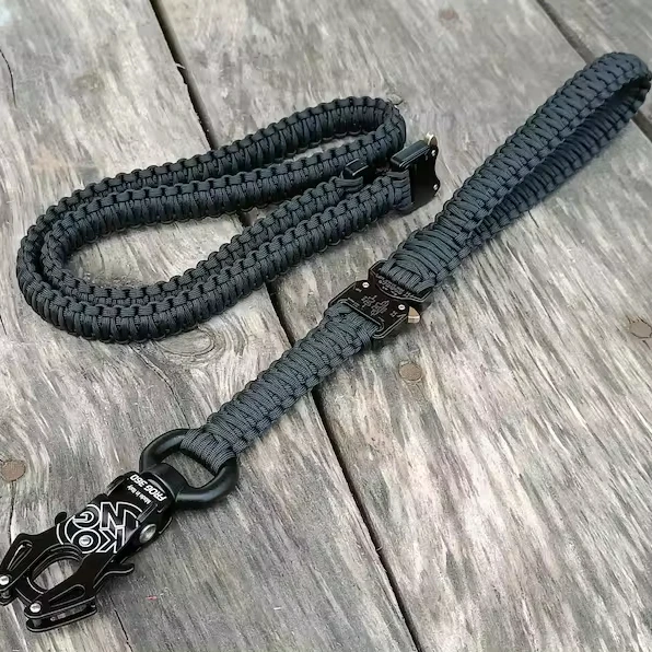 Black Hot Sale Heavy Duty Frog Carabiner Nylon Pet Leash other pet products Paracord Traffic Handle Dog Leash